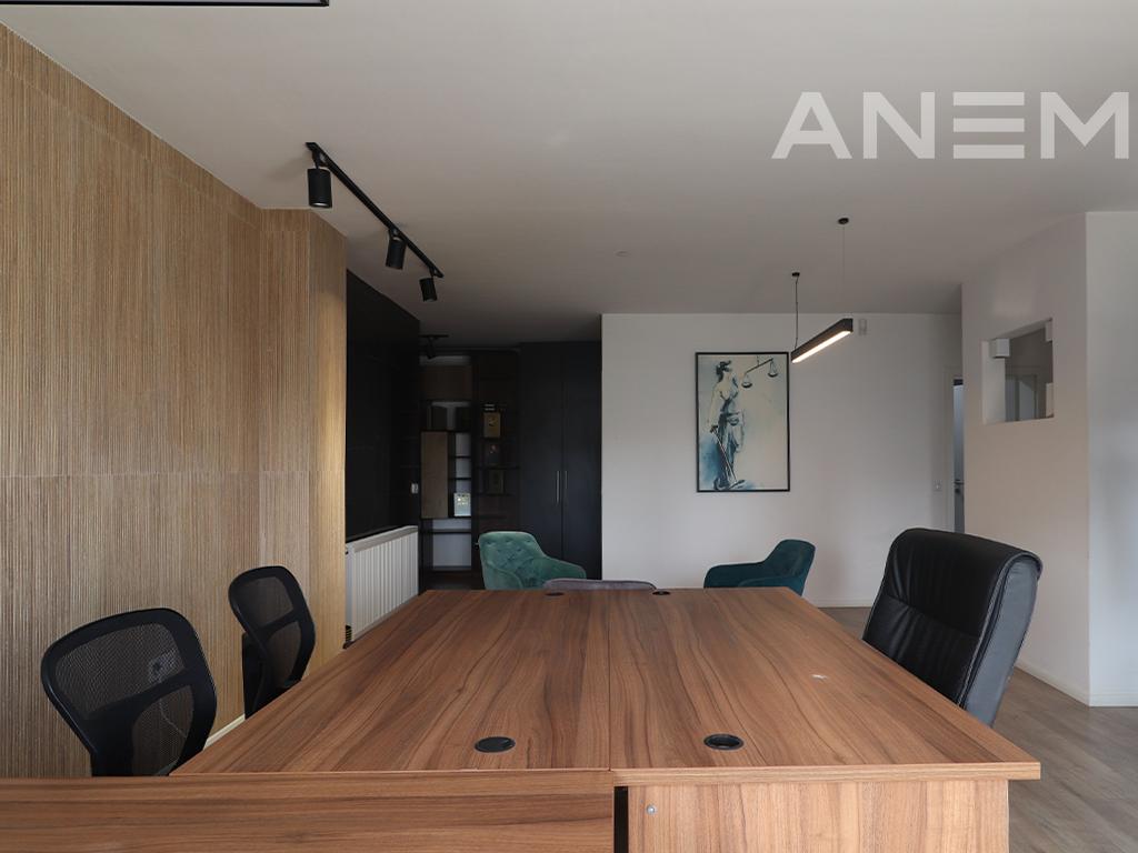 Zyre me qira me 3 hapësira pune në Arbëri 4