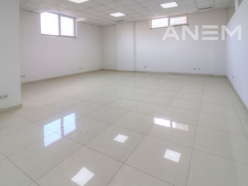Objekt me qira 1200m2 në Fushë Kosovë 4