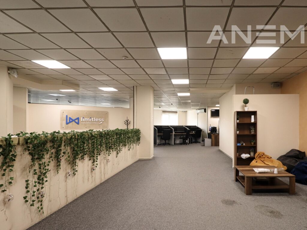 Lokal në shitje 297m² në Mahallën e muhaxherëve 3