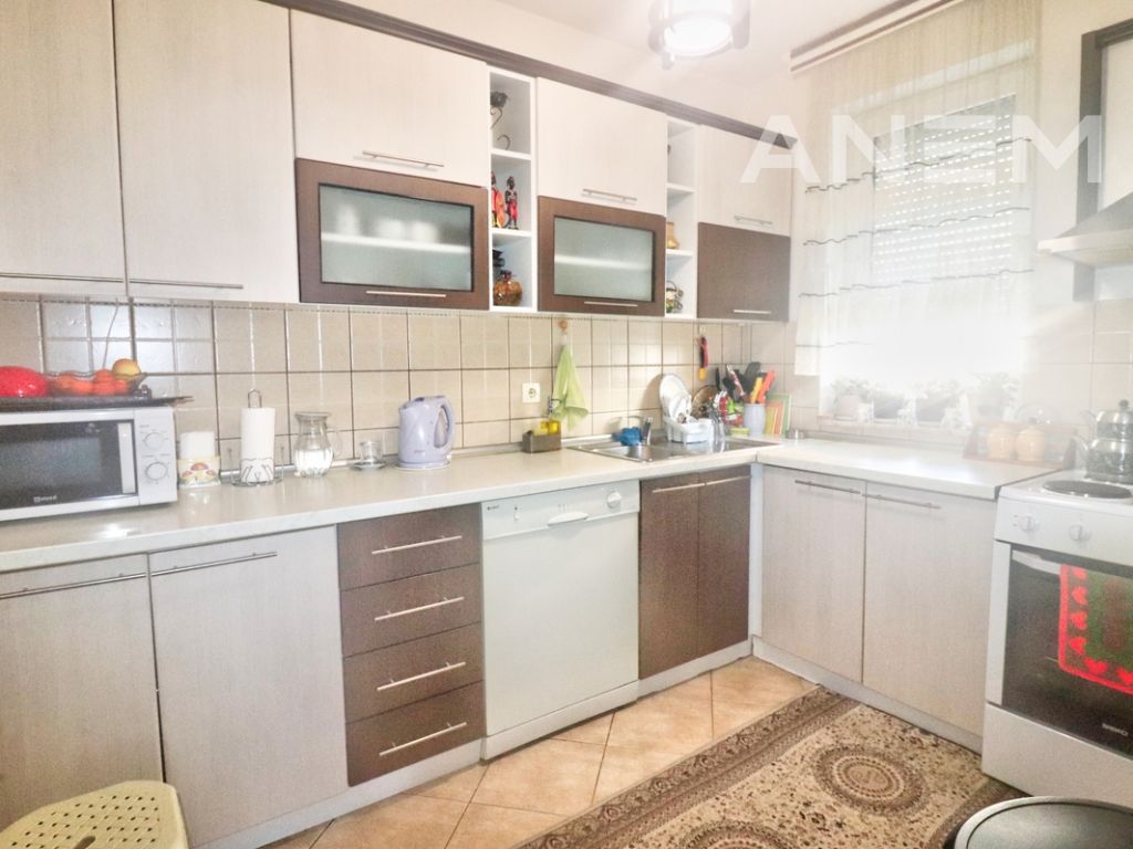 Shtëpi 240m2 në shitje në Fushë Kosovë 2