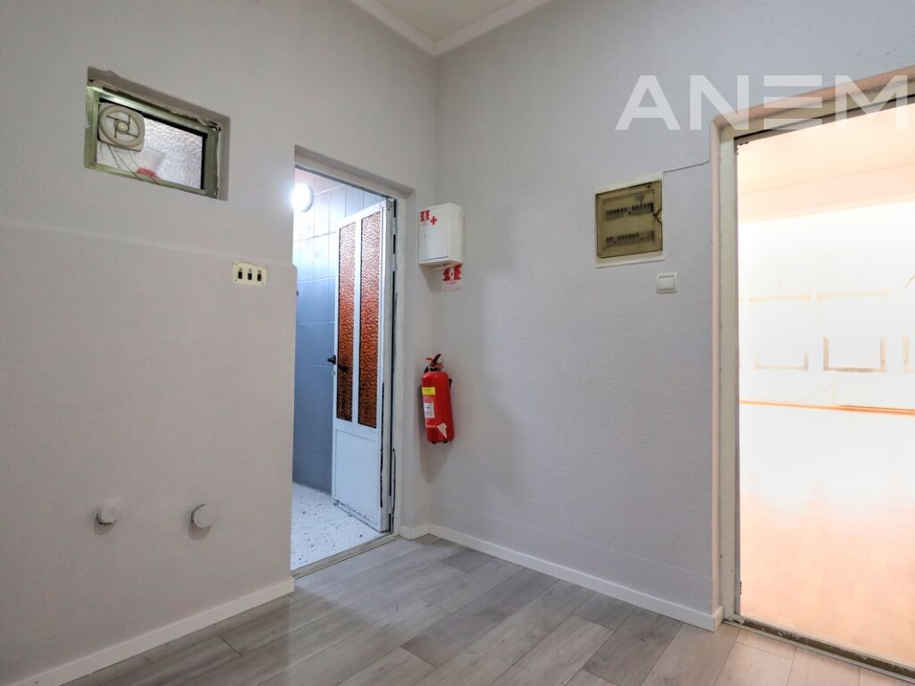 Zyre me qira me 2 hapësira pune në Tophane 4
