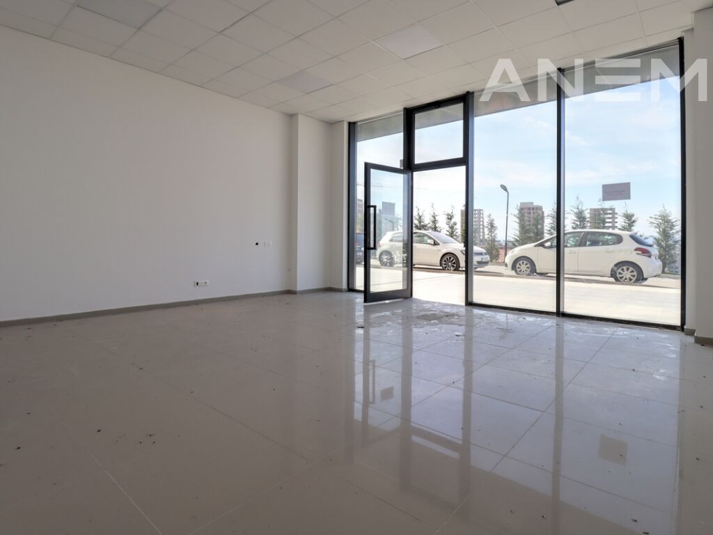 Lokal me qira 43m² në lagjen Veternik