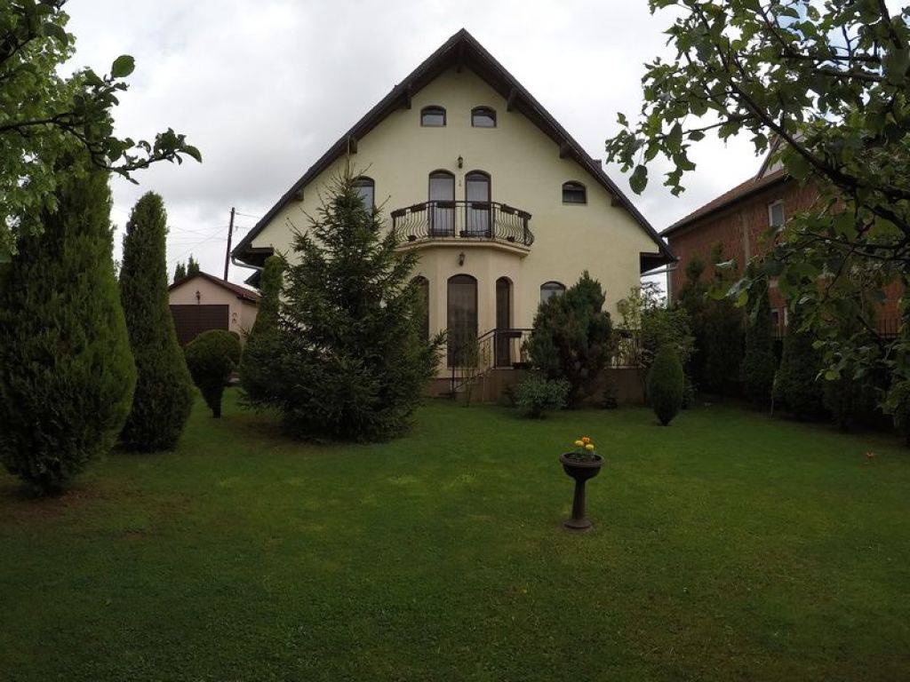 Shtëpi 180m² në shitje në Bërnicë