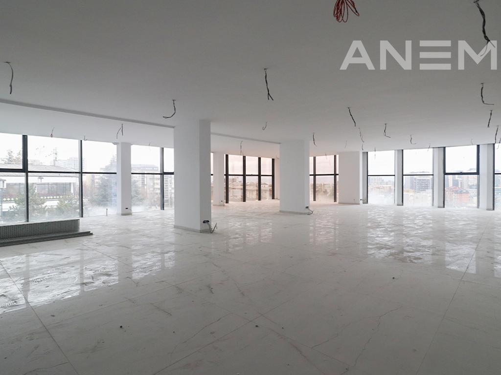 Objekt me qira 3345.46m² në Aktash 4