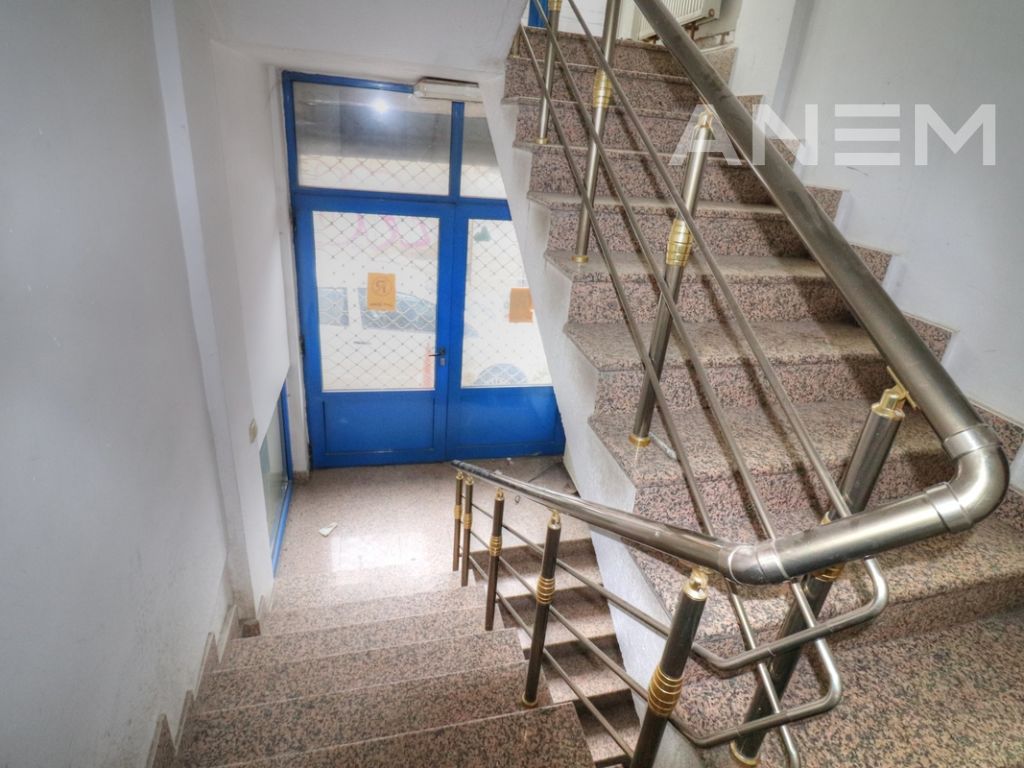 Objekt me qira 550m2 në Qendër 3
