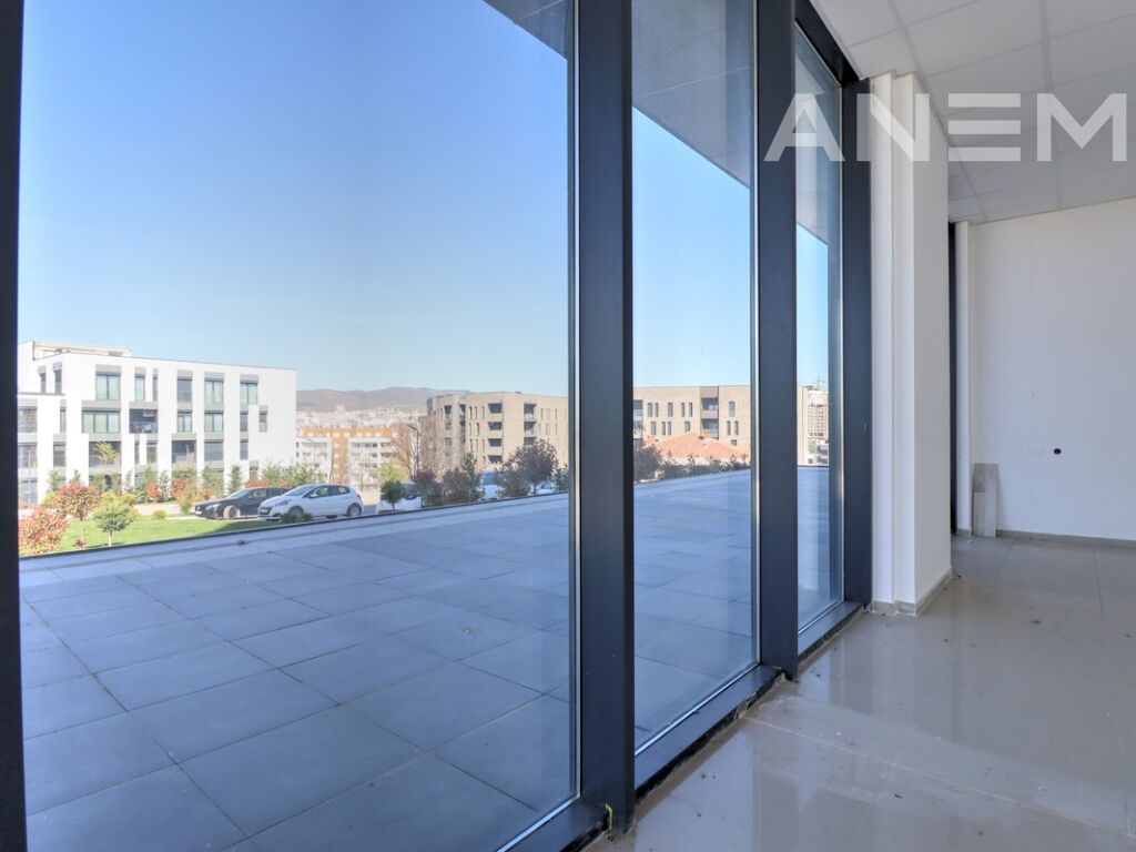 Lokal me qira 71m² në lagjen Veternik 4