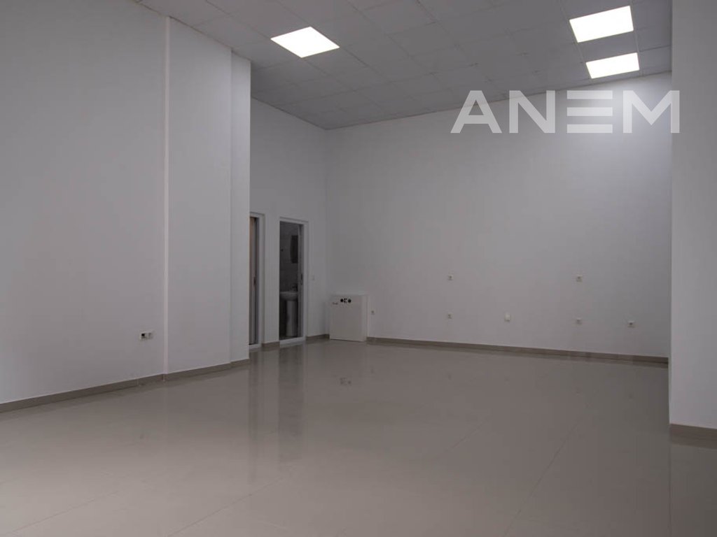 Lokal në shitje 54m² në Rrugen B 3