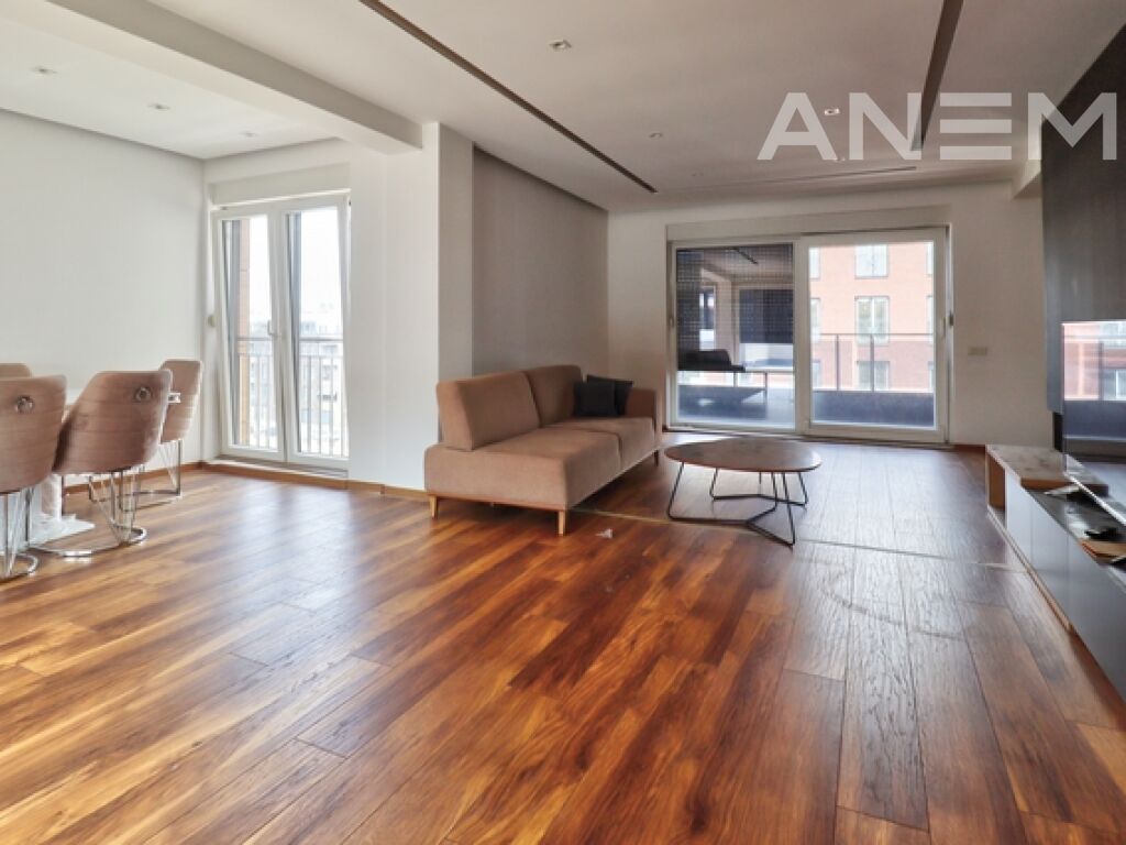 Penthouse me qira 178m² + 120m² tarracë në lagjen Arbëria 2