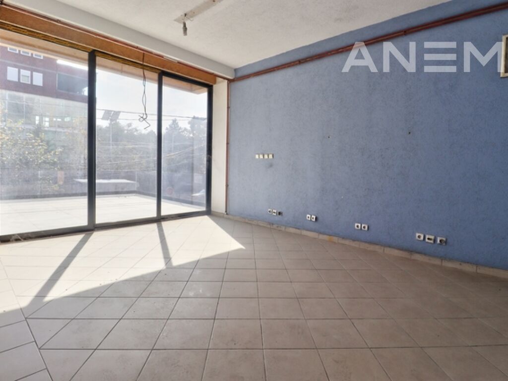 Zyre me qira 400m² në Fushë Kosovë 4