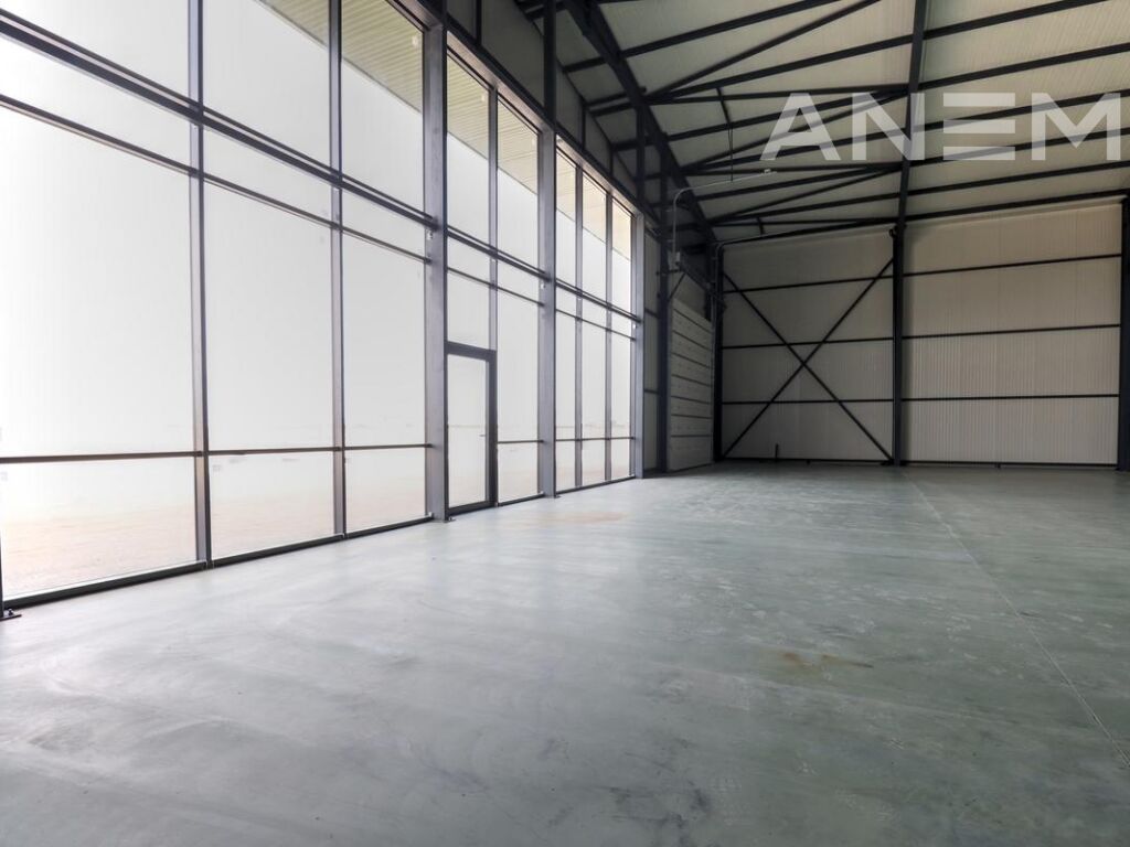 Objekt me qira 2880m2 në Preoce 4