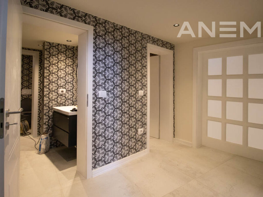 Objekt me qira 240m²+100m² tarracë në Qendër 2