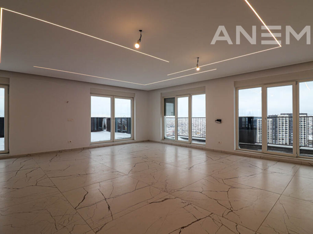Penthouse me qira 300m² + 100m² tarracë në lagjen Bregu i Diellit 2