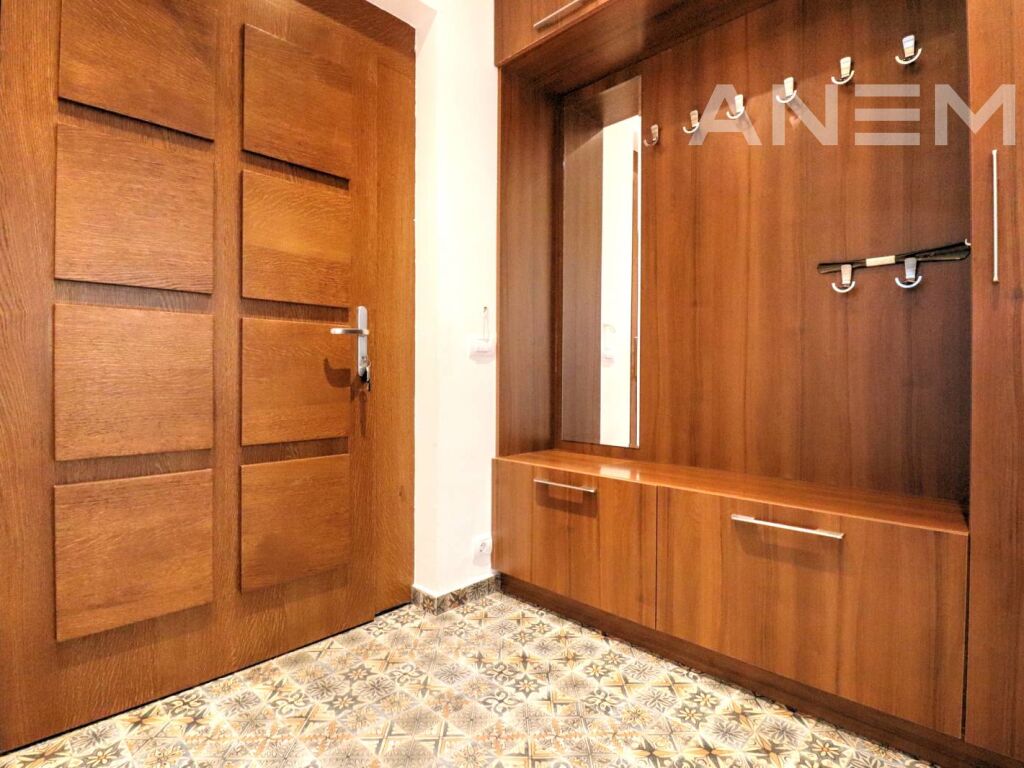 Shtëpi me qira 360m² në Marigona Residence 4