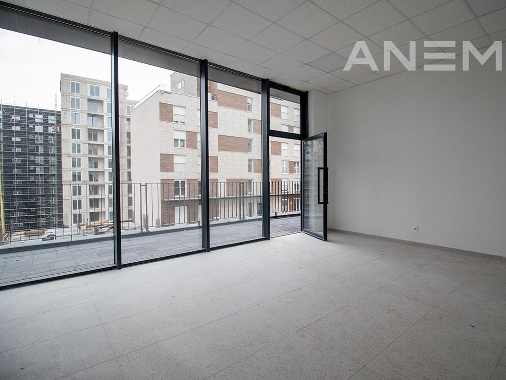 Lokal në shitje 78m² në Veternik