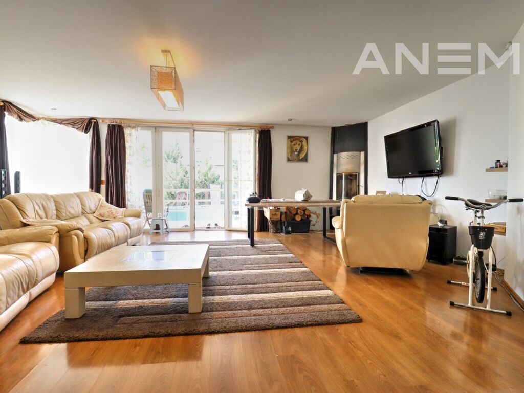 Shtëpi në shitje 360m² në Veternik 3