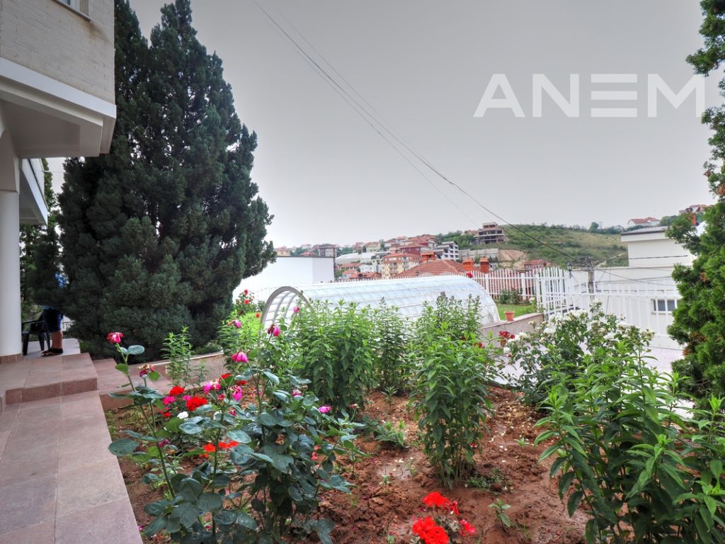 Shtëpi në shitje 400m2 në Sofali.