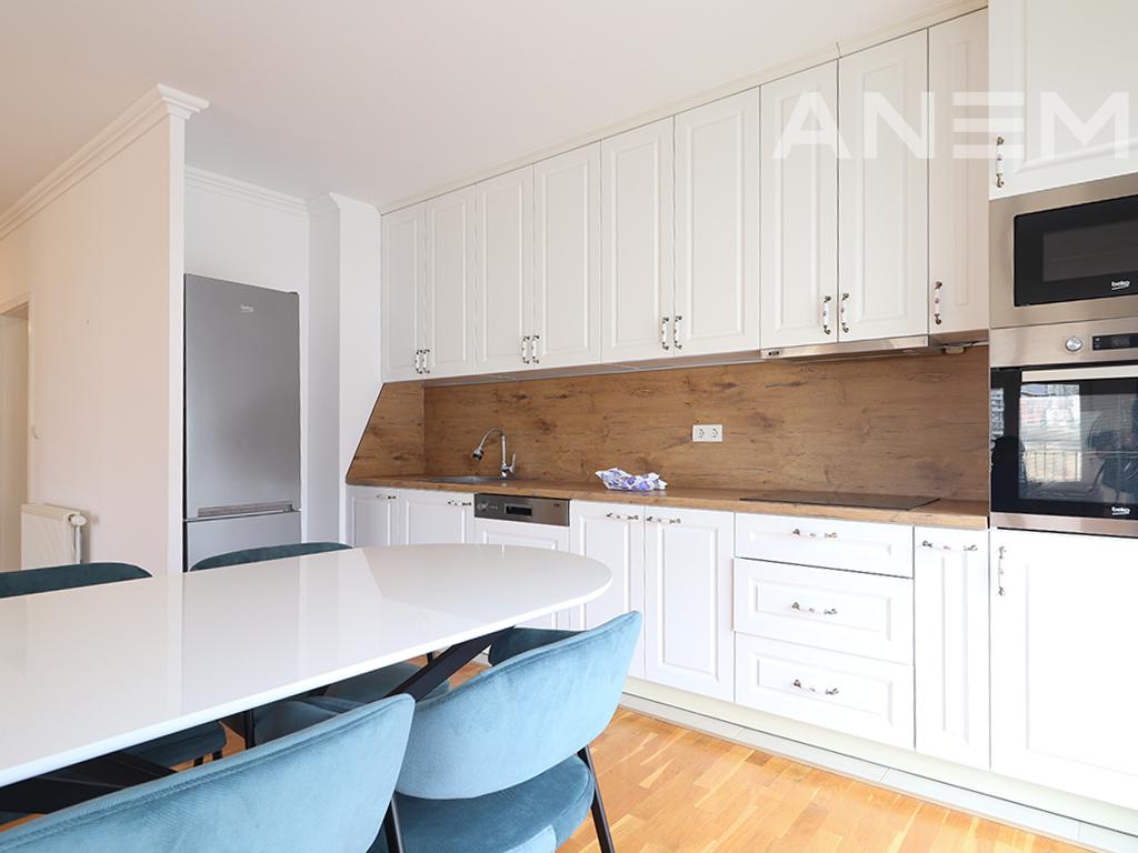 Penthouse me qira me 3 dhoma gjumi në rrugën C 4