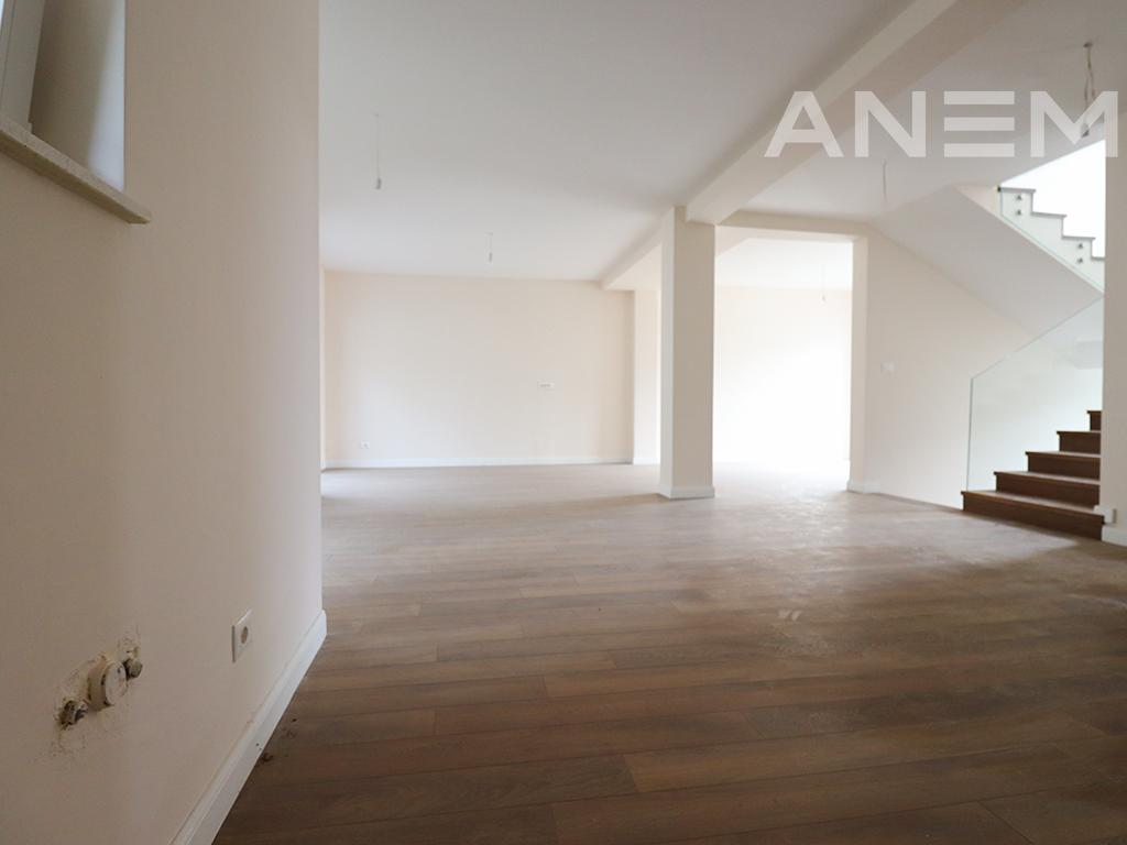 Shtëpi në shitje 326m² në lagjen Avenue 23 4