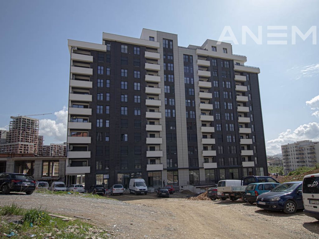 Lokal në shitje me sipërfaqe prej 138.46m² në Mati 1 4