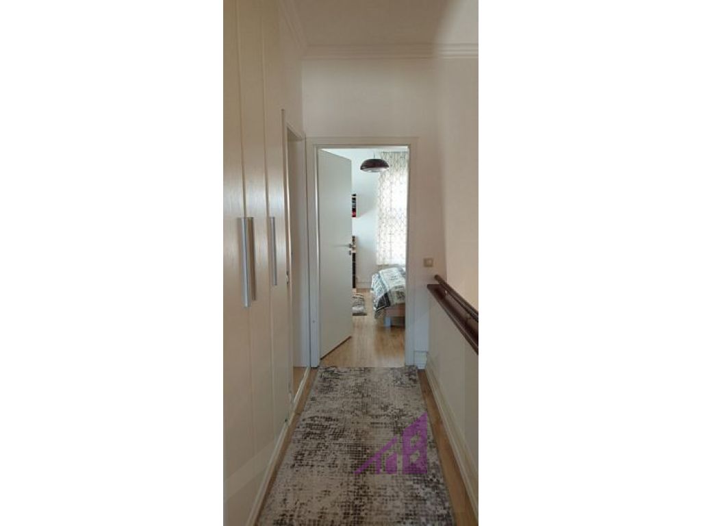 Shtëpi ne shitje 187m2 ne Hajvali 4