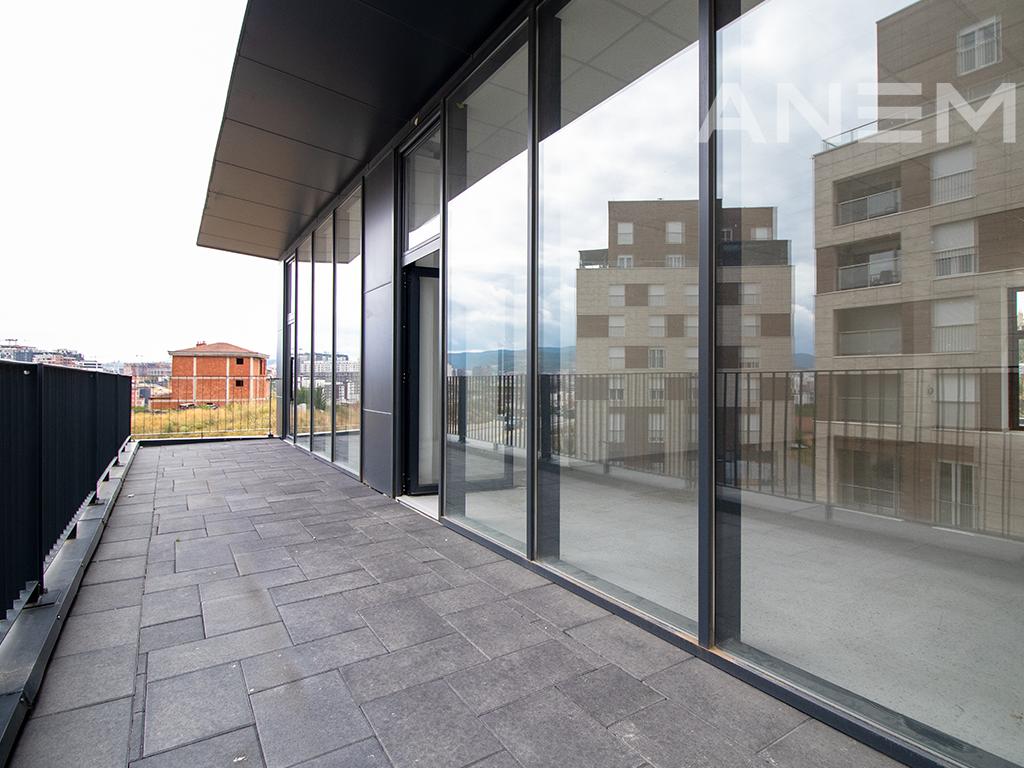 Lokal në shitje 78m² në Veternik 4