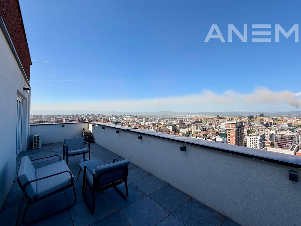 Penthouse në shitje 226m² në lagjen Bregu i Diellit 4