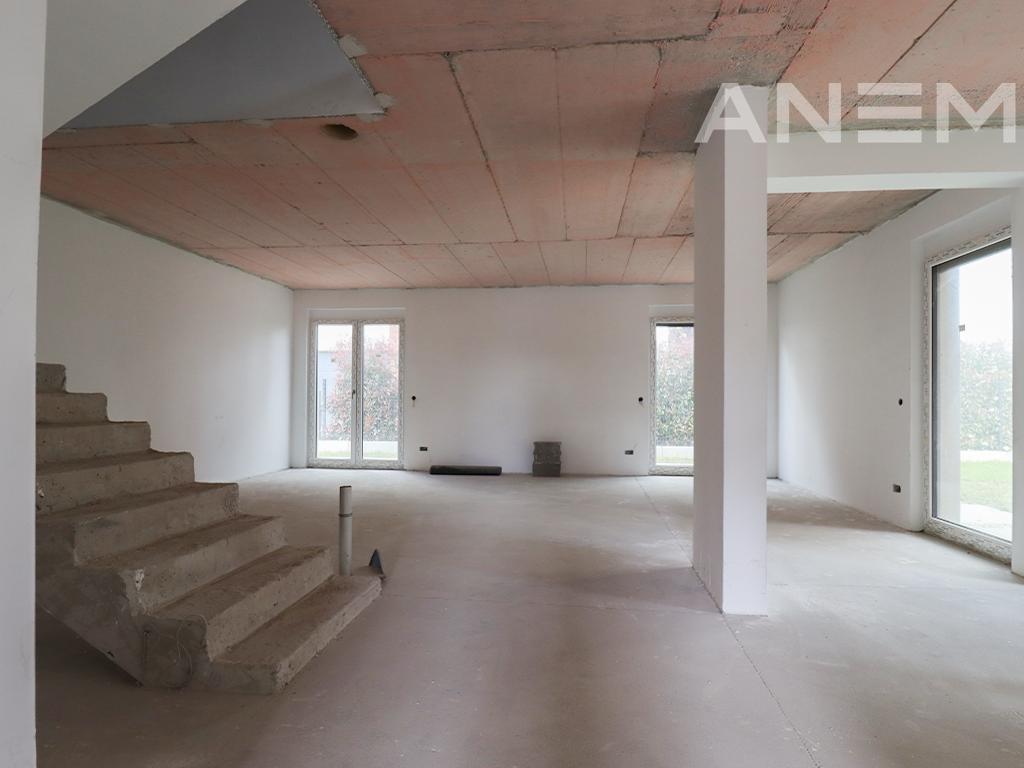 Shtëpi në shitje 273.7m² në lagjen Qershia Village 4