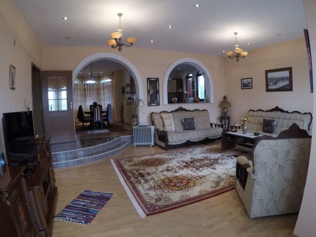Shtëpi 180m² në shitje në Bërnicë 4