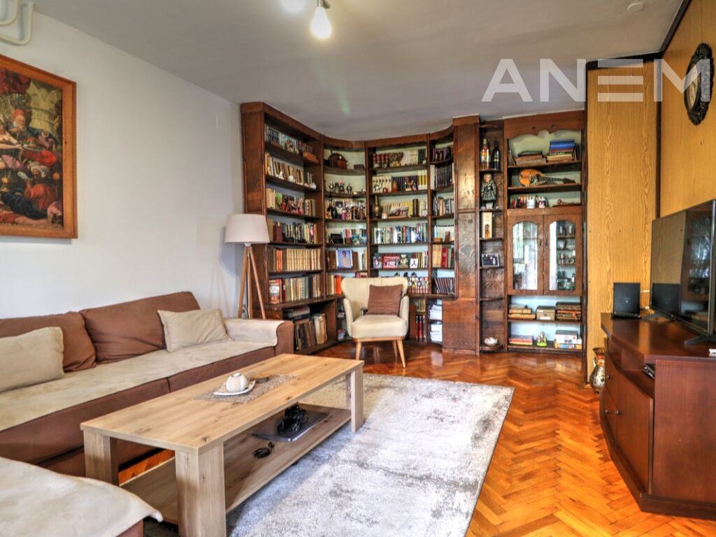 Banesë në shitje 94m2 neto në lagjen Dardania