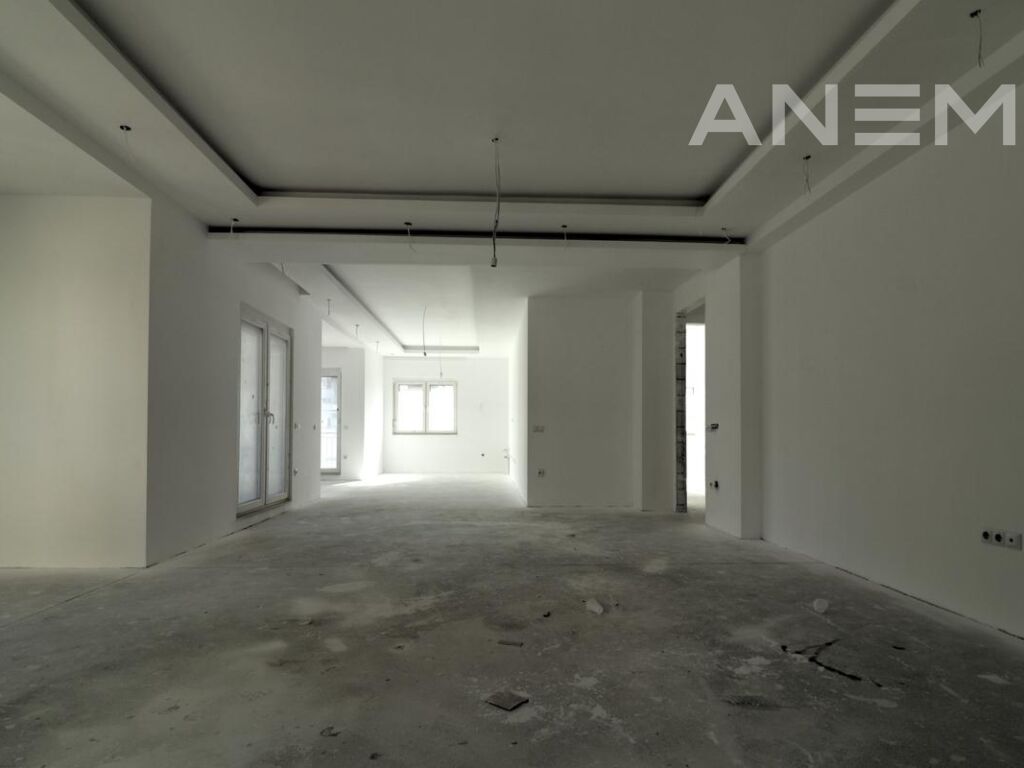 Banesë në shitje 225m² në lagjën Mati 1