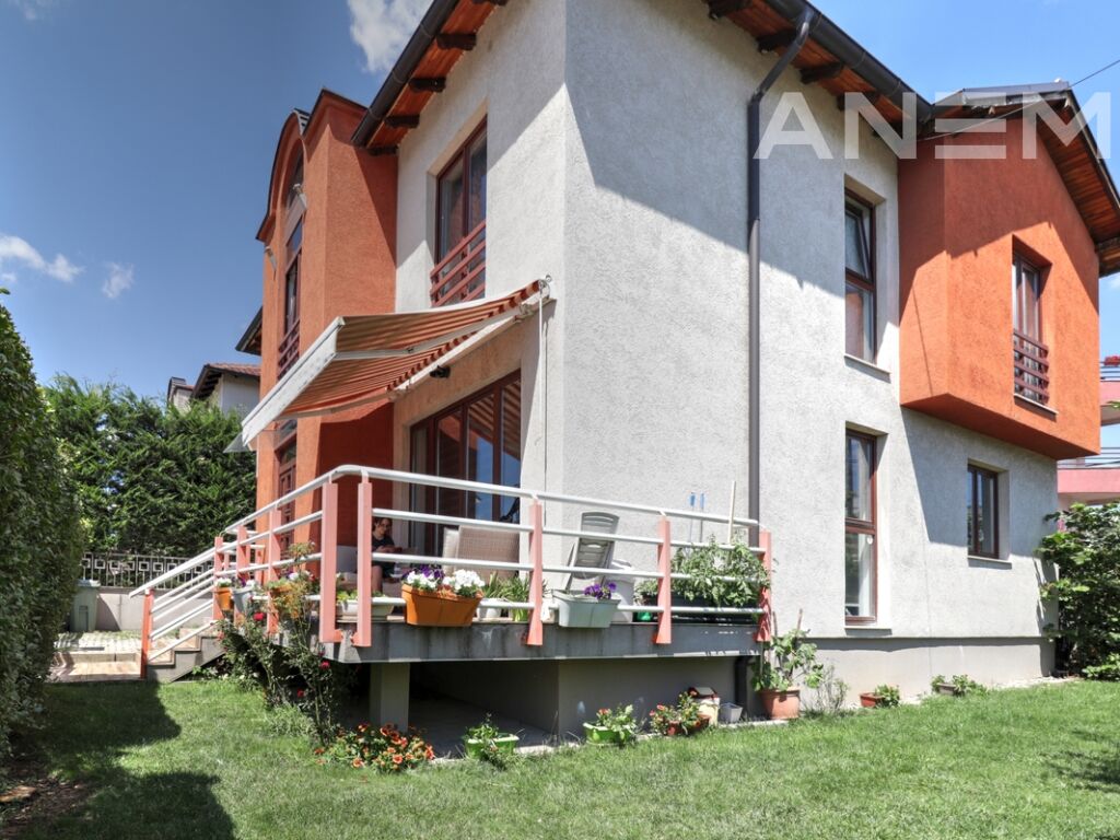 Shtëpi me qira me 4 dhoma gjumi në Veternik