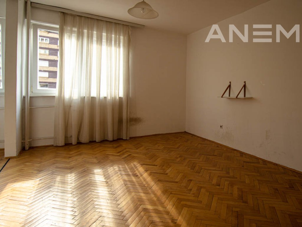 Banesë me qira me 1 dhomë gjumi në Qendër 2
