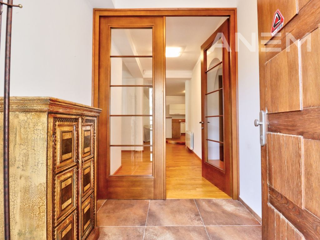 Shtëpi me qira 140m2 në Taslixhe