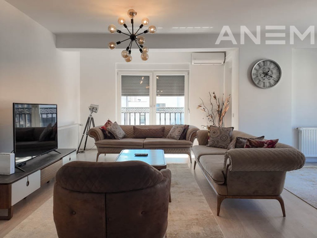 Penthouse me qira me 3 dhoma gjumi në Mati 1