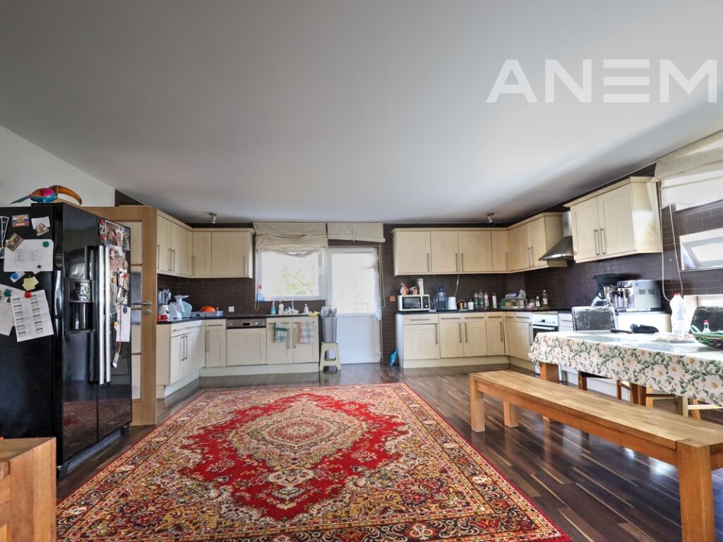 Shtëpi në shitje 360m² në Veternik 4