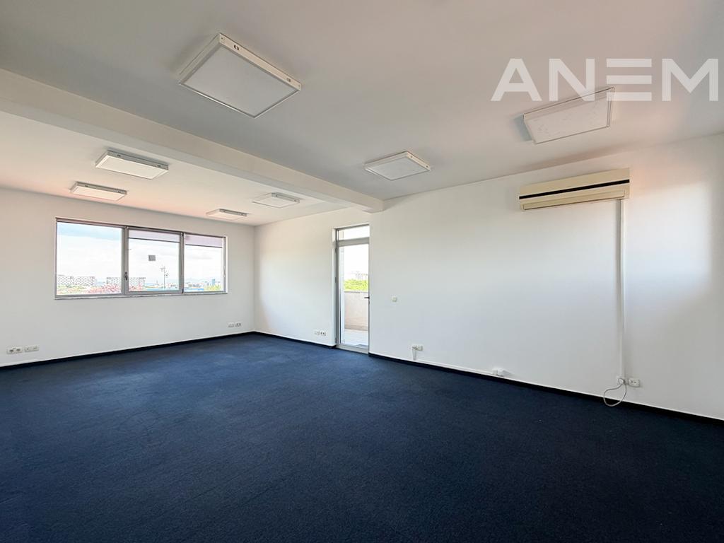 Objekt me qira 914m² në Fshatin Ndërkombëtar 4