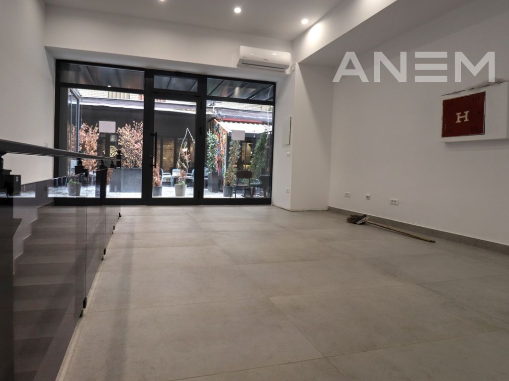 Lokal në shitje 150m2 në Sante 2