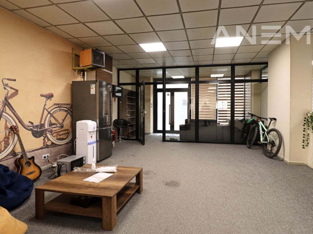 Lokal në shitje 297m² në Mahallën e muhaxherëve 4