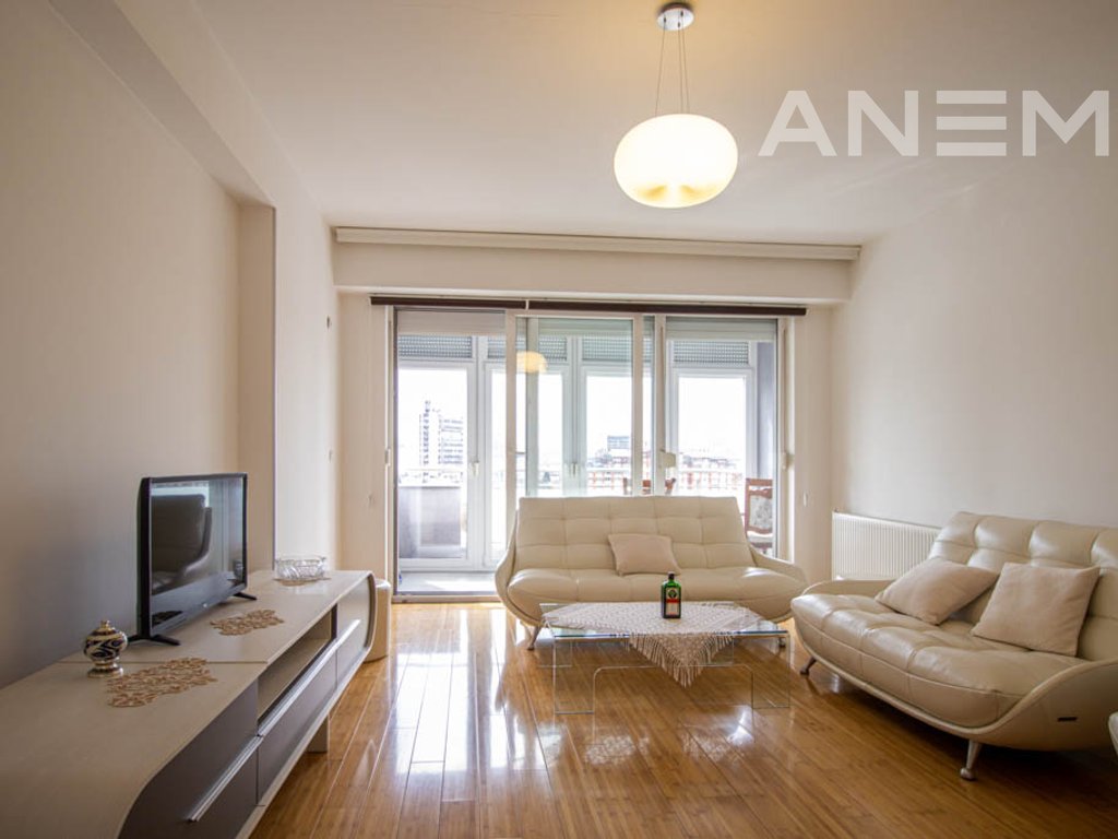 Banesë në shitje 100m² në lagjen Pejton