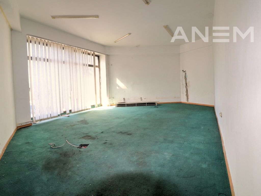Objekt me qira 3200m2 ne Qender 3