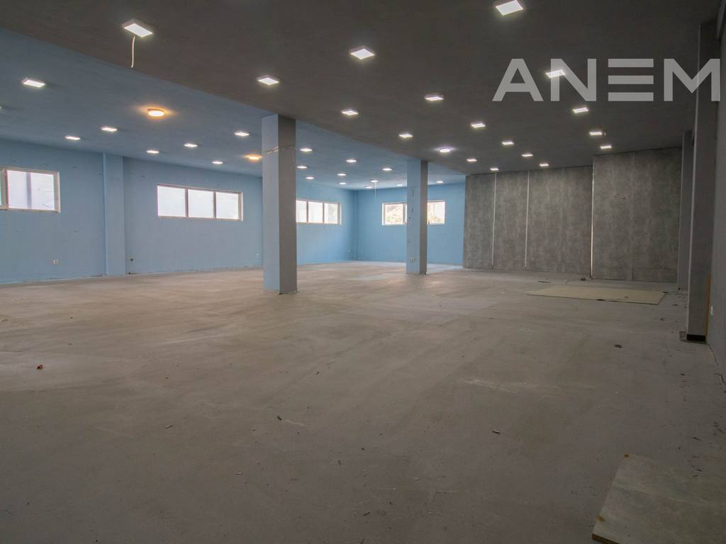 Lokal me qira 500m² në Fushë Kosovë 4