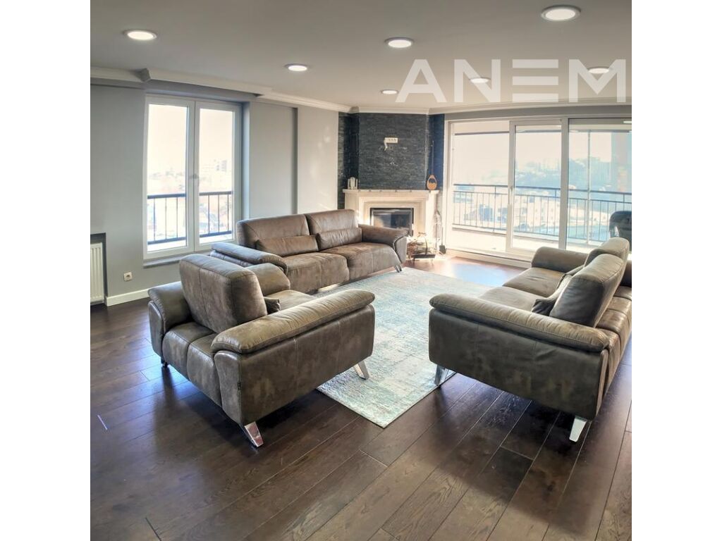 Penthouse në shitje 245m² në lagjen Kalabria 3