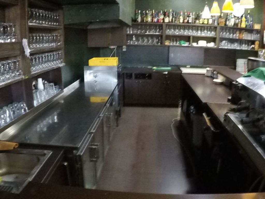 Zyre me qira 660m2 në Qendër 3