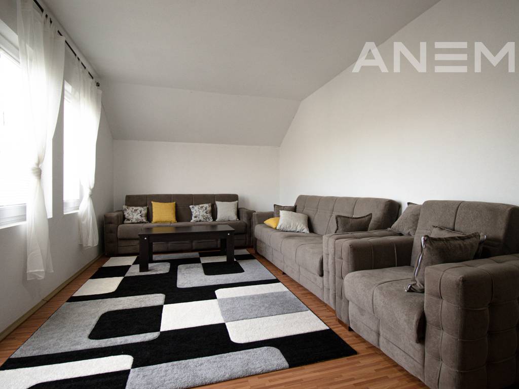 Shtëpi me qira 350m² në Sofali 3
