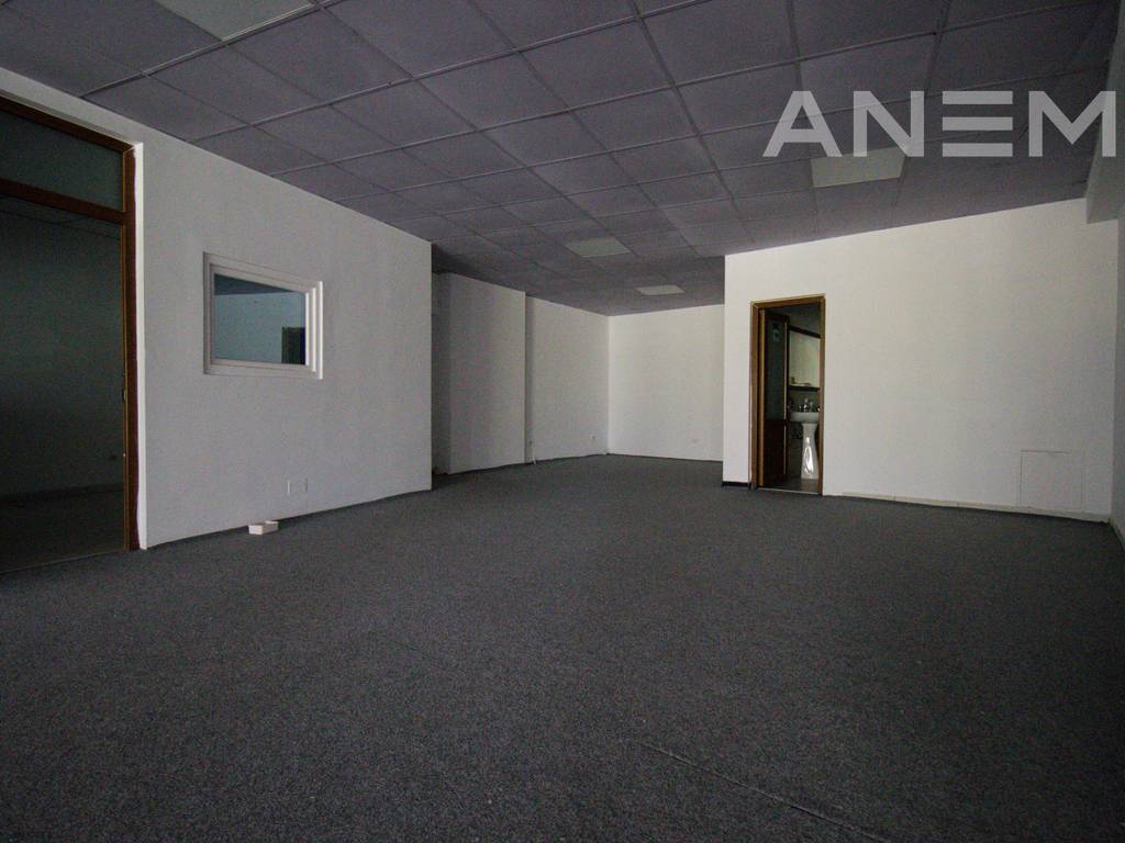 Lokal në shitje 196.36m² në Lakrishtë 3