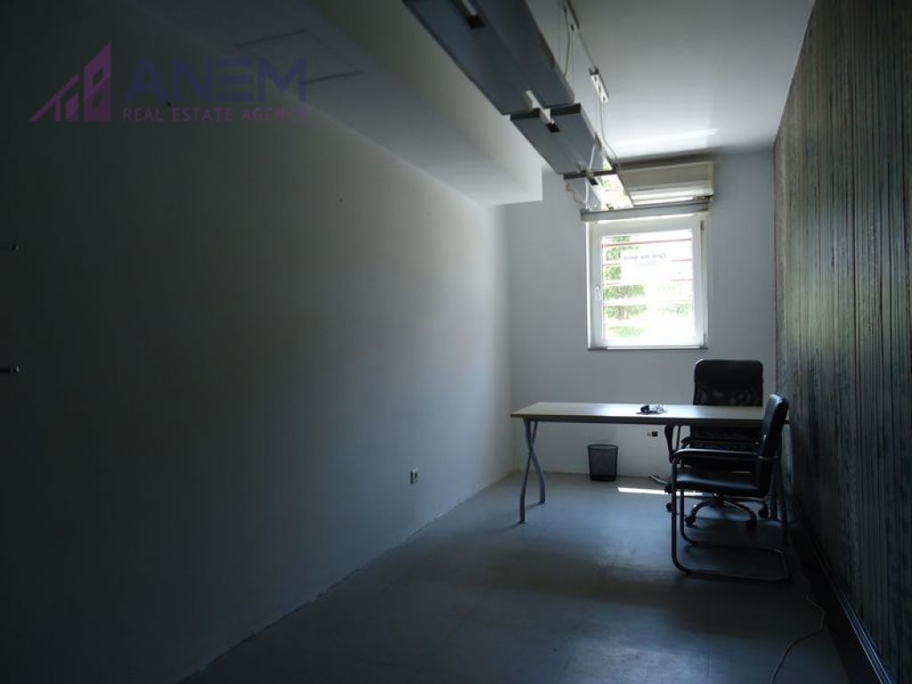 Zyre me qira 130m2 ne Qender 3