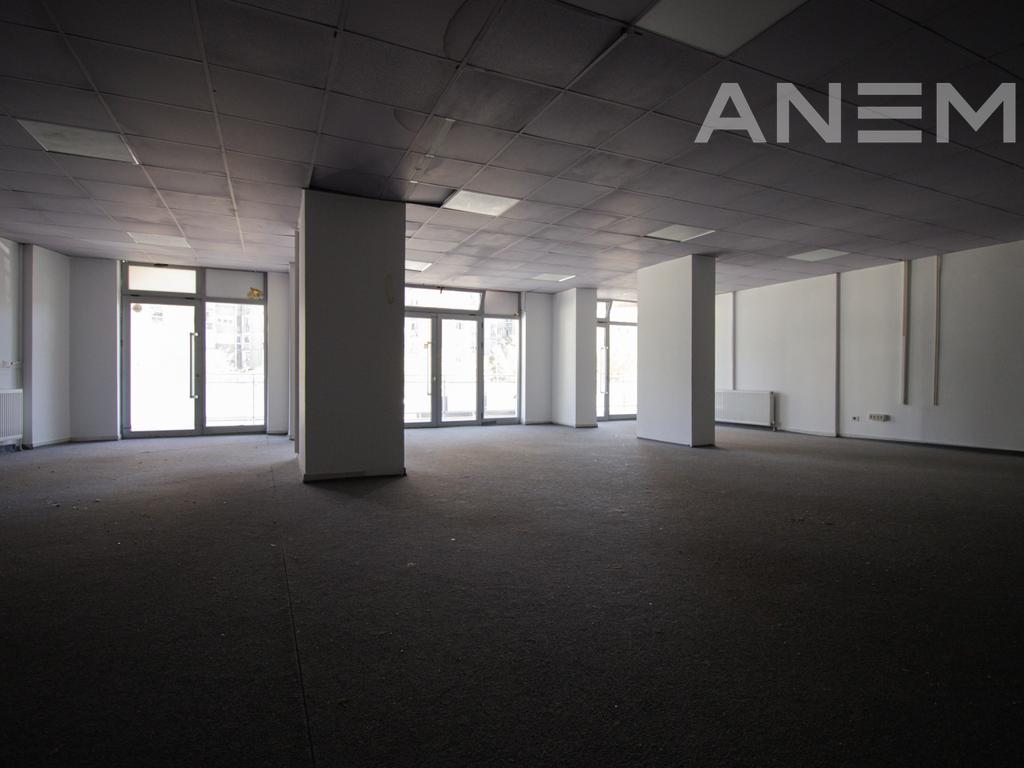 Lokal në shitje 196.36m² në Lakrishtë 2