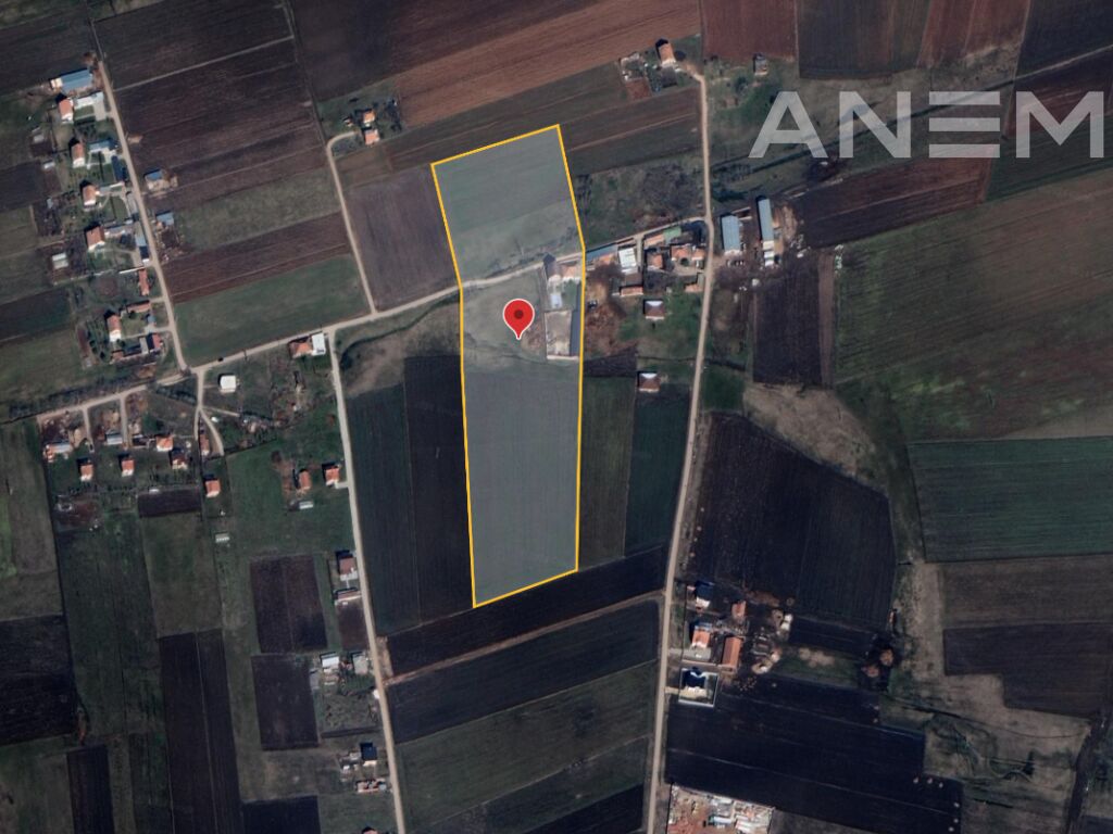 Tokë në shitje 3 Hektarë + shtëpi 300m² në Obiliq