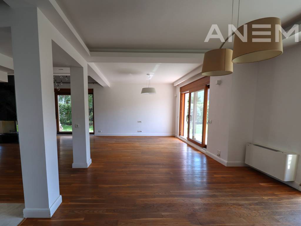 Shtëpi në shitje 360m² + 60m² bodrum dhe 100m² nënkulm në Marigona Residence 4