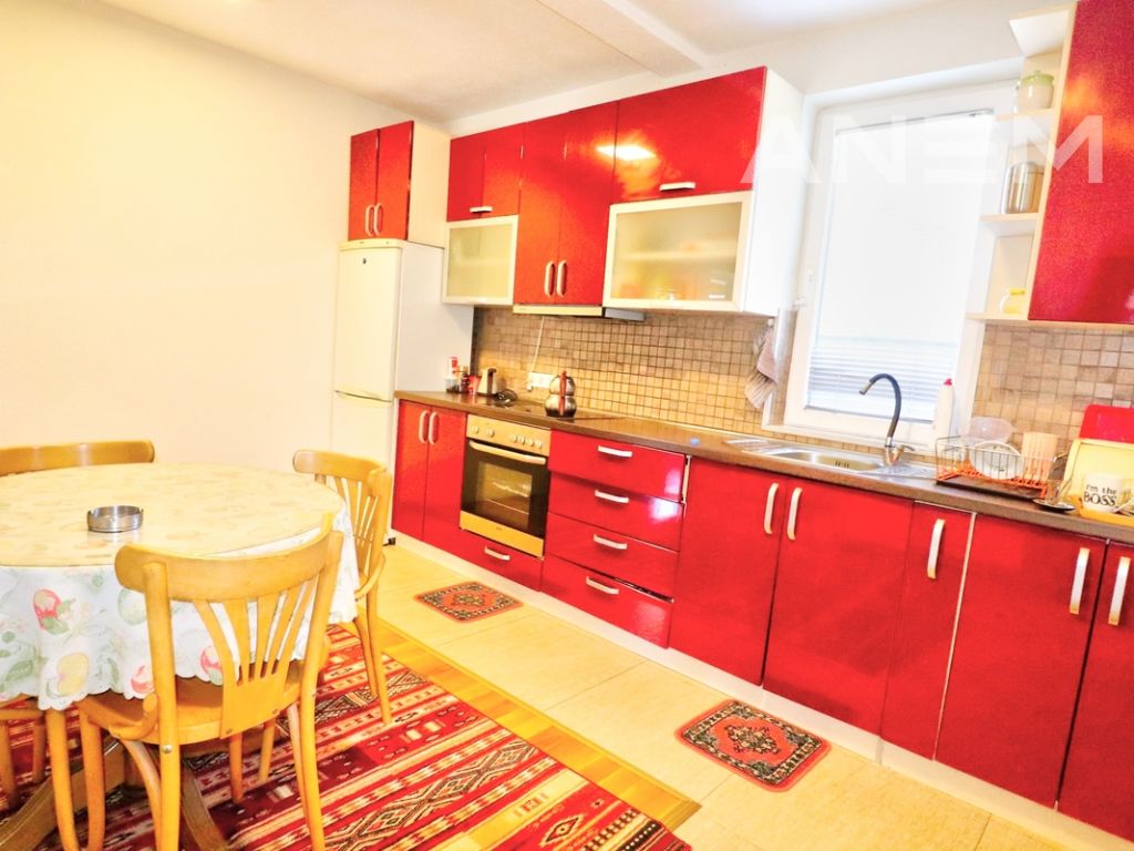 Shtëpi në shitje 230m² te Përroi i njelmët 4